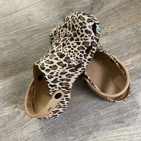 Leopard off brand crocs - Picture 2 of 2